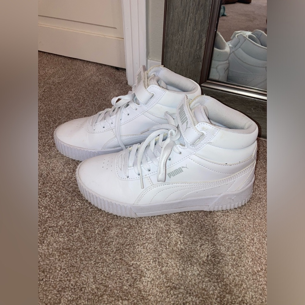White Puma High Top Sneakers 👟